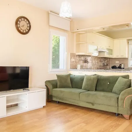 Вилла Peaceful House With Refreshing Terrace In Кешме