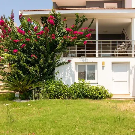Вилла Peaceful House With Refreshing Terrace In