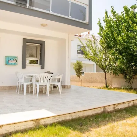 Вилла Peaceful House With Refreshing Terrace In *
